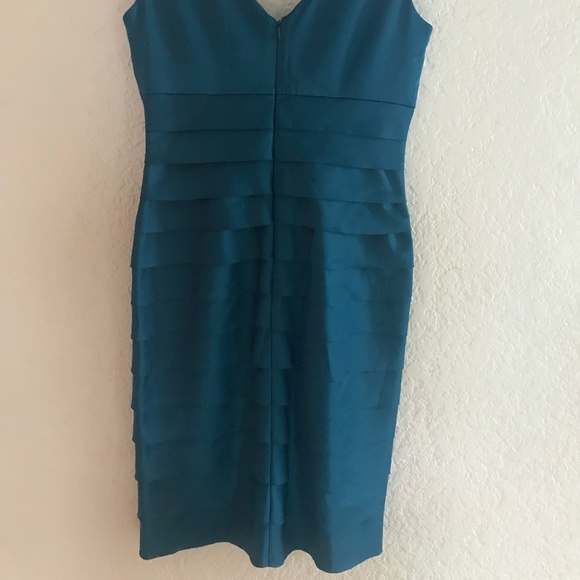 Elegant Dress | Emerald Green | Size 4 - Picture 2 of 3